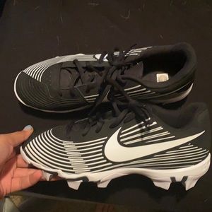Black and white Nike softball cleats brand new haven’t been played in